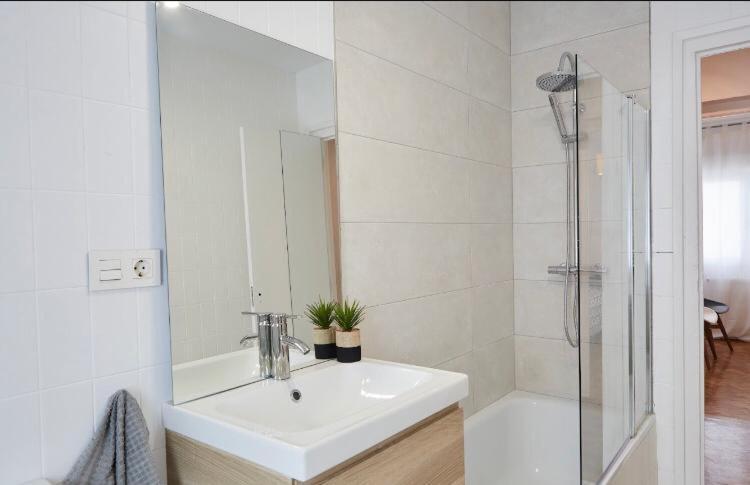 Apartamento Pamplona Exterior foto